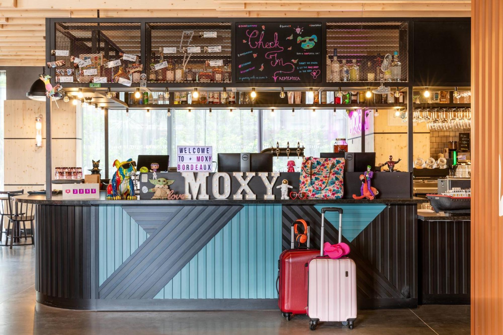 ホテル Moxy ボルドー エクステリア 写真