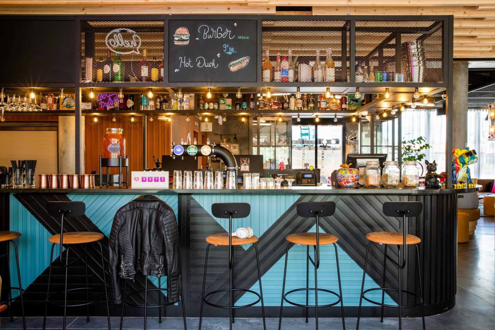 ホテル Moxy ボルドー エクステリア 写真