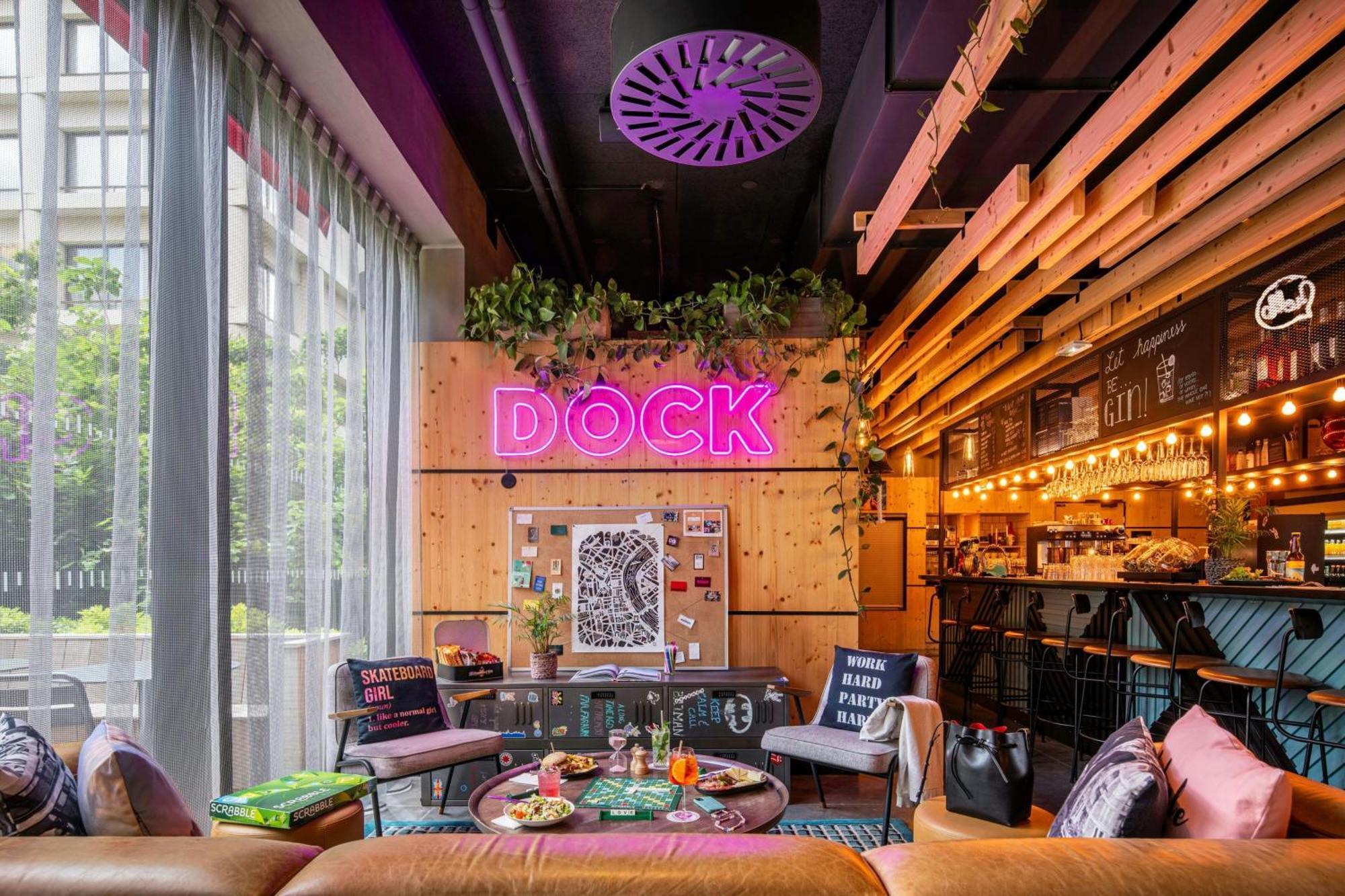 ホテル Moxy ボルドー エクステリア 写真